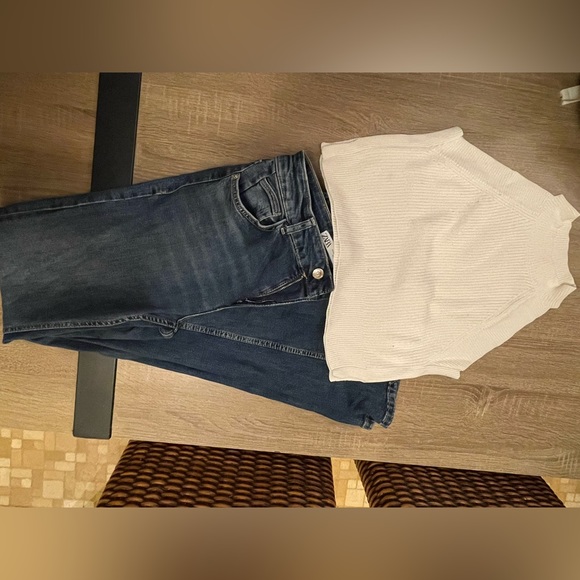 Zara bootcut jean & Wilfred Crop top - Picture 3 of 3